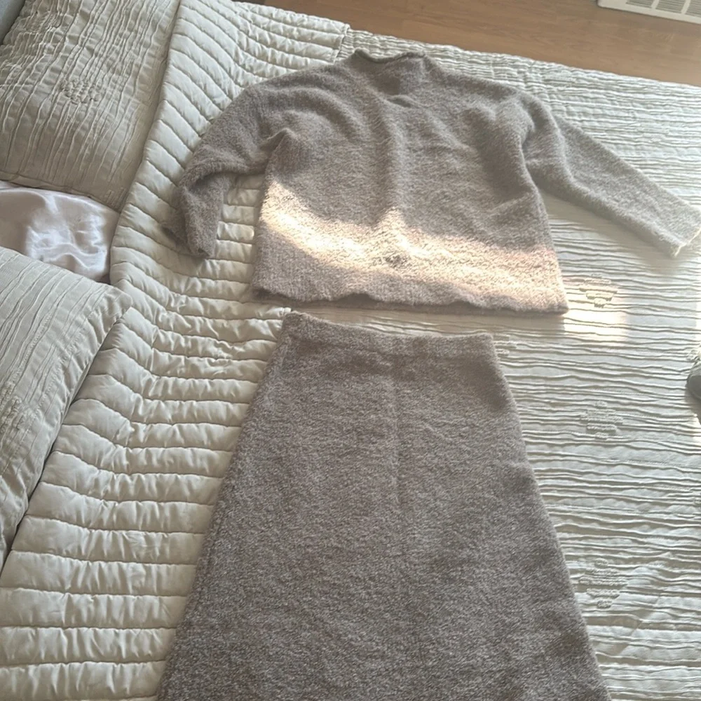 Fuzzy Sweater set - Picture 1 of 3